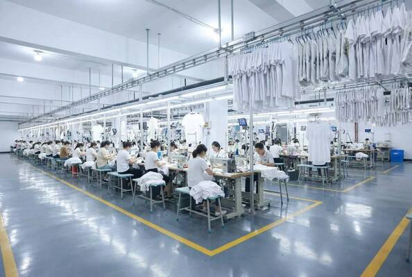 Guangzhou Odin Apparel Co., Ltd.， ligne de production du fabricant