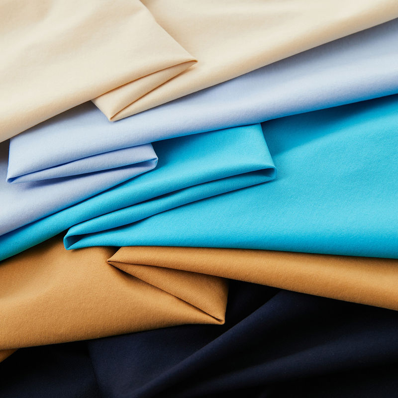 OEM ODM chemises de polo brodées pour hommes Designs personnalisés Couleur Collier boutonné avant
