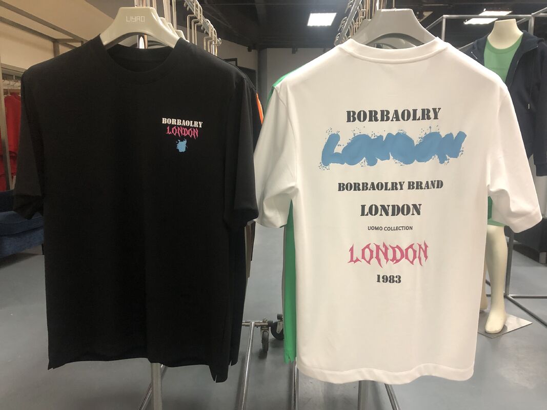 Vente à chaud d'usine personnaliser les imprimés de broderie de logo poids lourd T-shirt noir blanc pour hommes