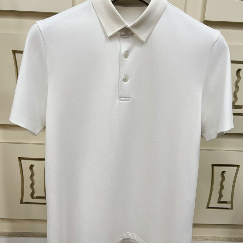 T-shirts pour hommes de qualité supérieure. Conception minimaliste, manches courtes, tissu doux pour toutes les saisons.