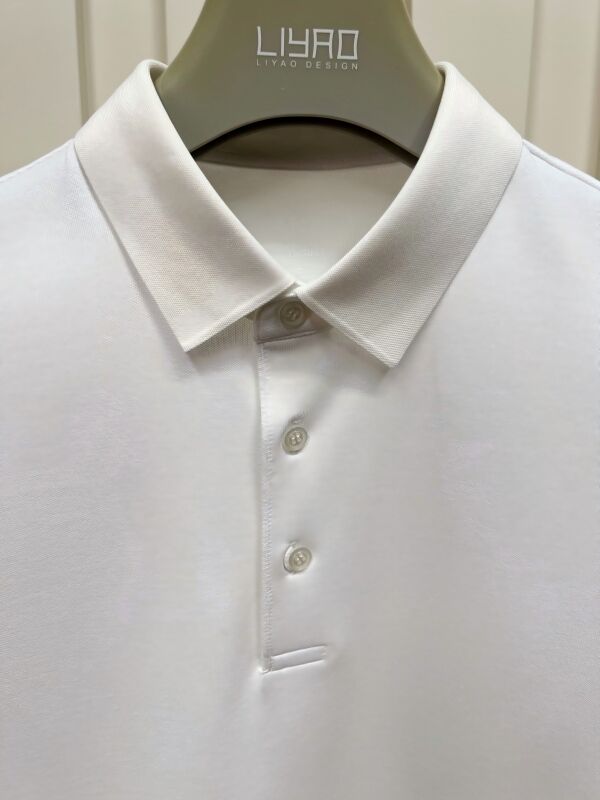 T-shirts pour hommes de qualité supérieure. Conception minimaliste, manches courtes, tissu doux pour toutes les saisons.