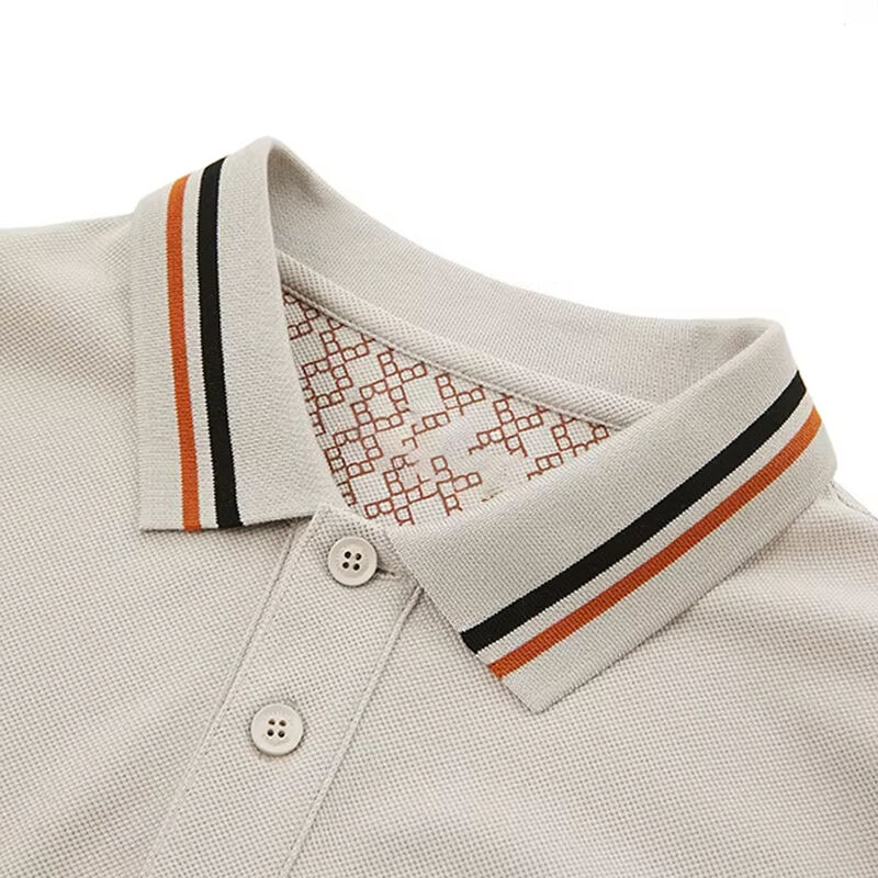 Taille de logo personnalisé Tissu rapide sec Rayé à manches courtes T-shirts Polo Dernière conception pour hommes Imprimé